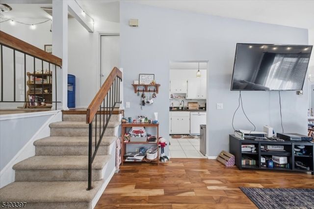 4 The Crescent, Union Twp., NJ 08809