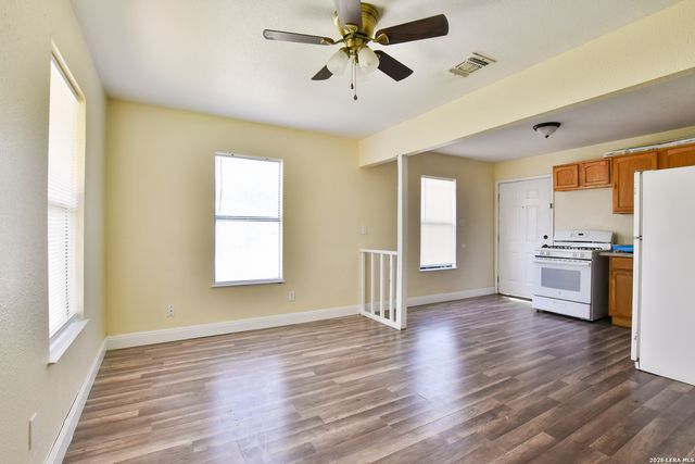 1263 Chalmers, San Antonio, TX 78211