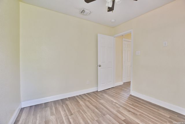 1263 Chalmers, San Antonio, TX 78211