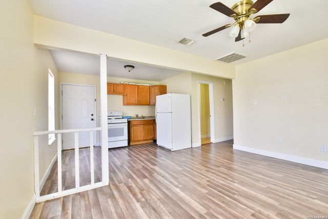 1263 Chalmers, San Antonio, TX 78211