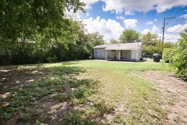 1263 Chalmers, San Antonio, TX 78211