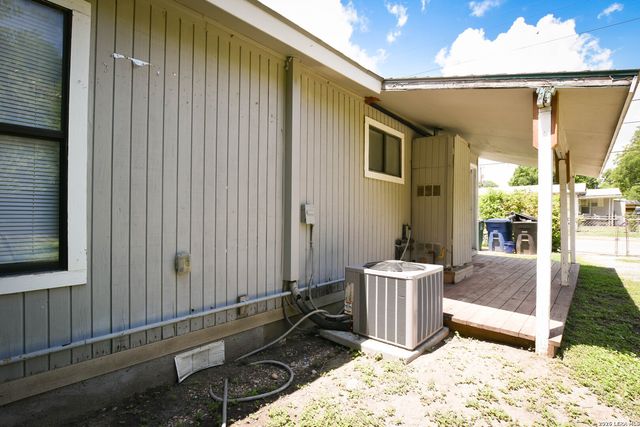 1263 Chalmers, San Antonio, TX 78211