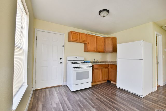 1263 Chalmers, San Antonio, TX 78211