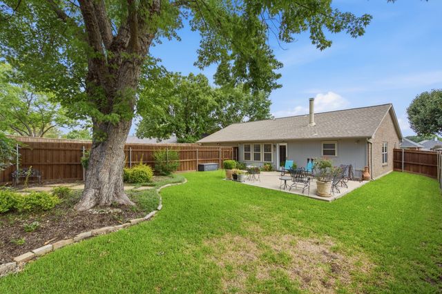 1554 Waterford Drive, Lewisville, TX 75077