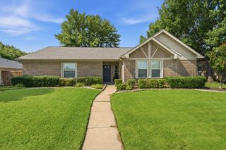 1554 Waterford Drive, Lewisville, TX 75077