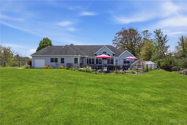 6784 Milestrip Road, Orchard Park, NY 14127