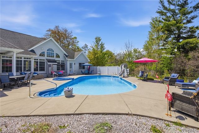 6784 Milestrip Road, Orchard Park, NY 14127