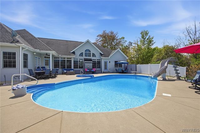 6784 Milestrip Road, Orchard Park, NY 14127