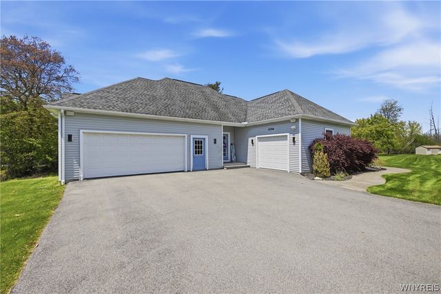 6784 Milestrip Road, Orchard Park, NY 14127