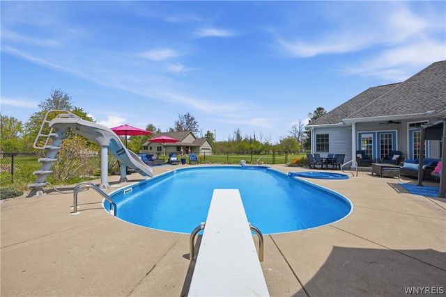 6784 Milestrip Road, Orchard Park, NY 14127
