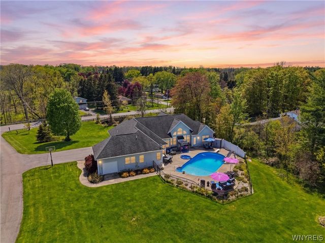 6784 Milestrip Road, Orchard Park, NY 14127