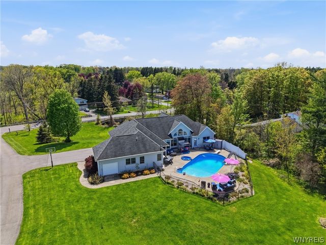 6784 Milestrip Road, Orchard Park, NY 14127