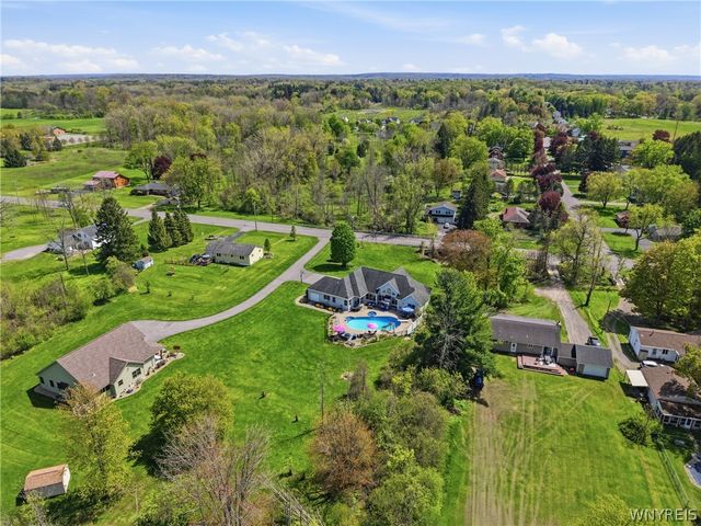 6784 Milestrip Road, Orchard Park, NY 14127