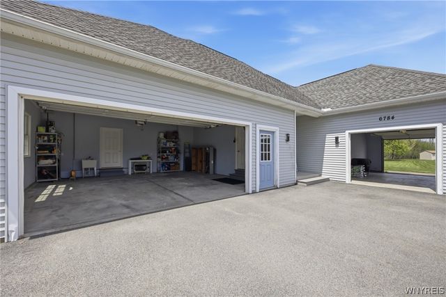 6784 Milestrip Road, Orchard Park, NY 14127