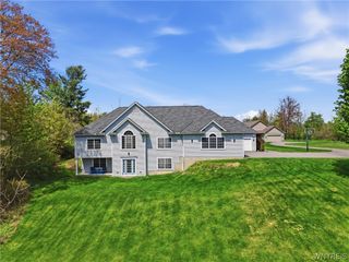 6784 Milestrip Road, Orchard Park, NY 14127