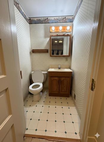 1629 West BOULEVARD, Racine, WI 53405