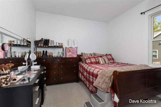 1657 SW Mulligan Drive, Wyoming, MI 49519