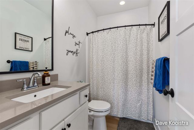 1657 SW Mulligan Drive, Wyoming, MI 49519