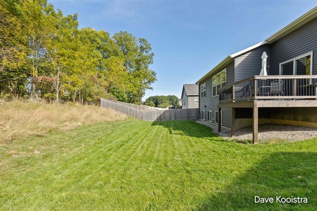 1657 SW Mulligan Drive, Wyoming, MI 49519