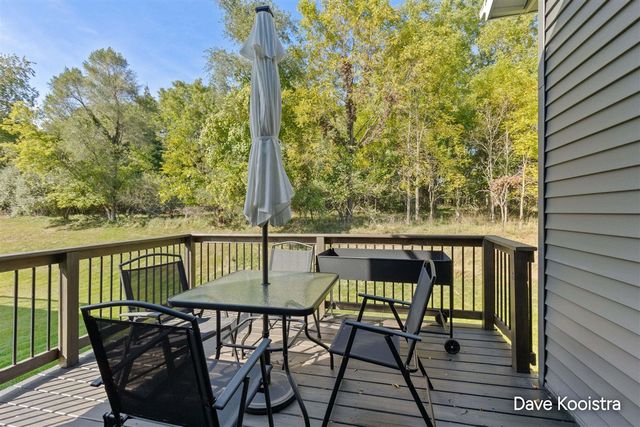 1657 SW Mulligan Drive, Wyoming, MI 49519