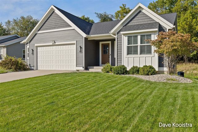 1657 SW Mulligan Drive, Wyoming, MI 49519