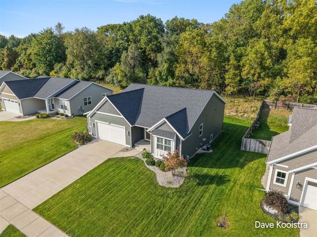 1657 SW Mulligan Drive, Wyoming, MI 49519