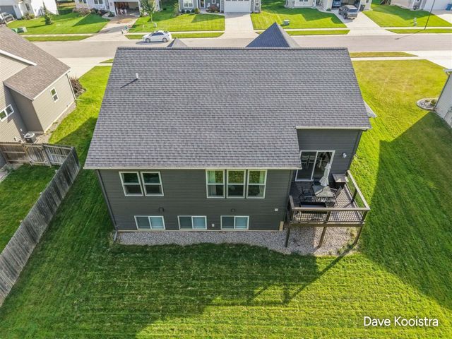 1657 SW Mulligan Drive, Wyoming, MI 49519