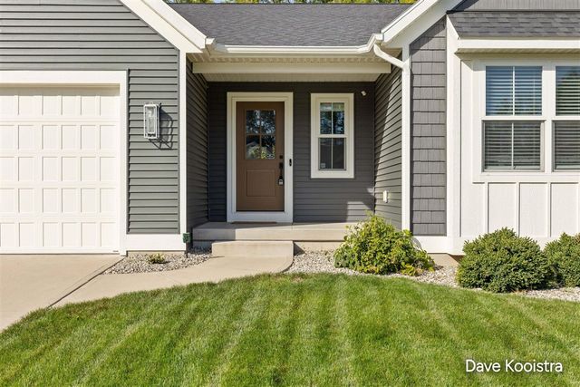 1657 SW Mulligan Drive, Wyoming, MI 49519