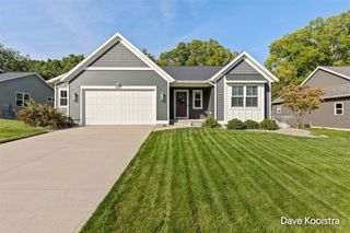 1657 SW Mulligan Drive, Wyoming, MI 49519