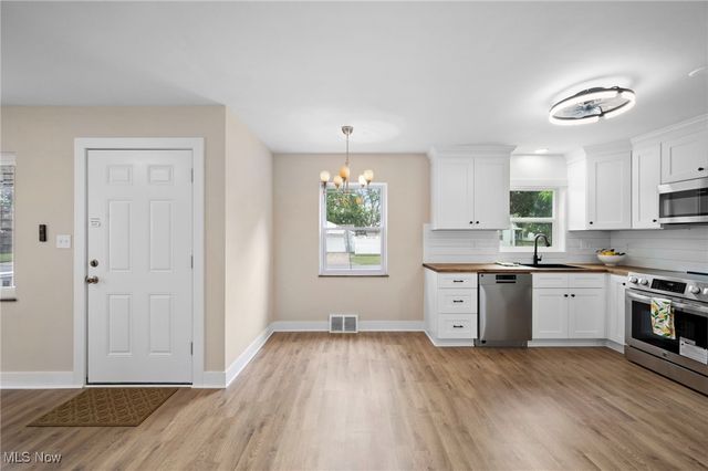 8906 Behrwald Avenue, Brooklyn, OH 44144