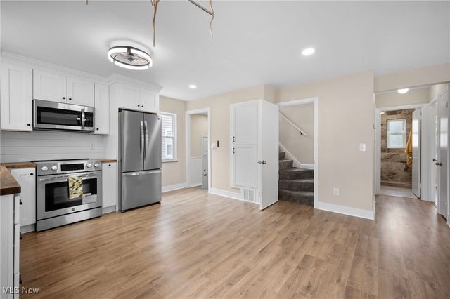 8906 Behrwald Avenue, Brooklyn, OH 44144