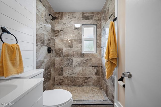 8906 Behrwald Avenue, Brooklyn, OH 44144