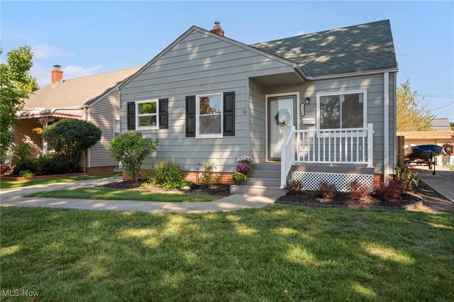 8906 Behrwald Avenue, Brooklyn, OH 44144