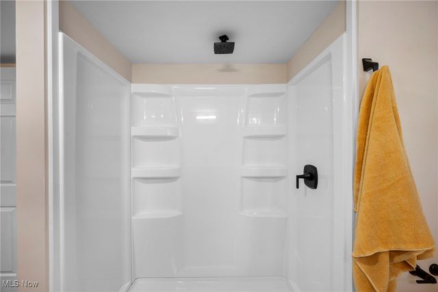 8906 Behrwald Avenue, Brooklyn, OH 44144