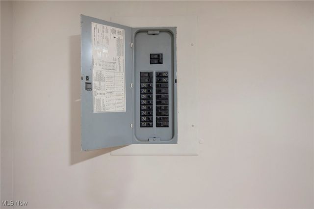 8906 Behrwald Avenue, Brooklyn, OH 44144