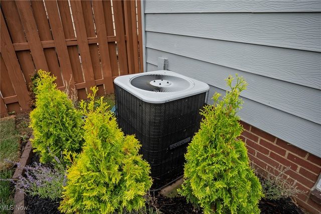 8906 Behrwald Avenue, Brooklyn, OH 44144