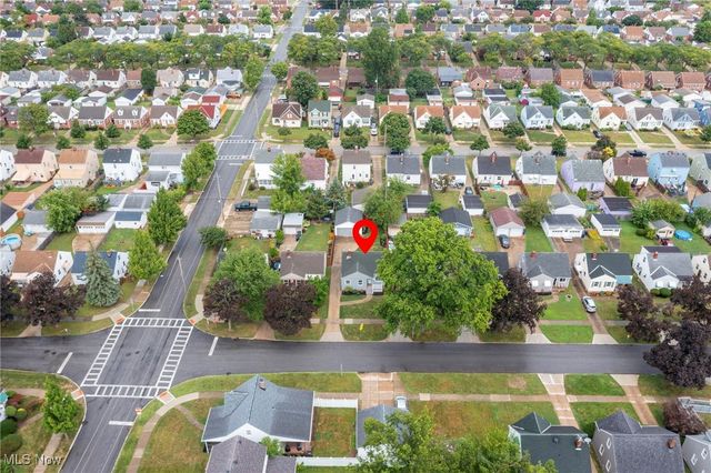 8906 Behrwald Avenue, Brooklyn, OH 44144