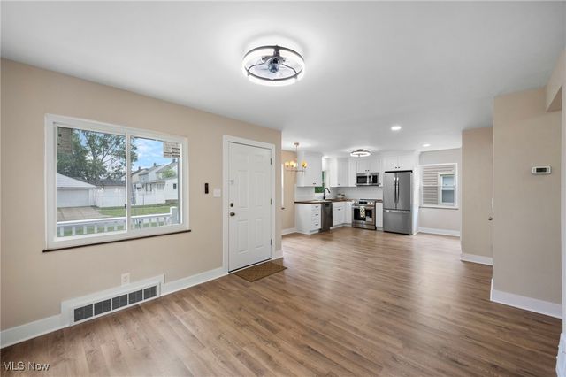 8906 Behrwald Avenue, Brooklyn, OH 44144