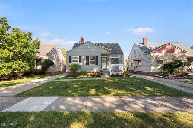 8906 Behrwald Avenue, Brooklyn, OH 44144