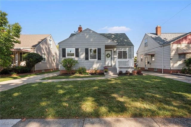 8906 Behrwald Avenue, Brooklyn, OH 44144