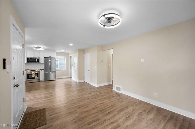 8906 Behrwald Avenue, Brooklyn, OH 44144