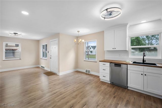 8906 Behrwald Avenue, Brooklyn, OH 44144