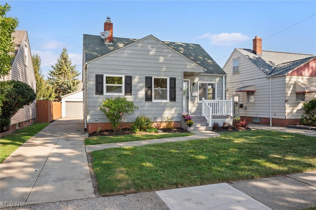 8906 Behrwald Avenue, Brooklyn, OH 44144