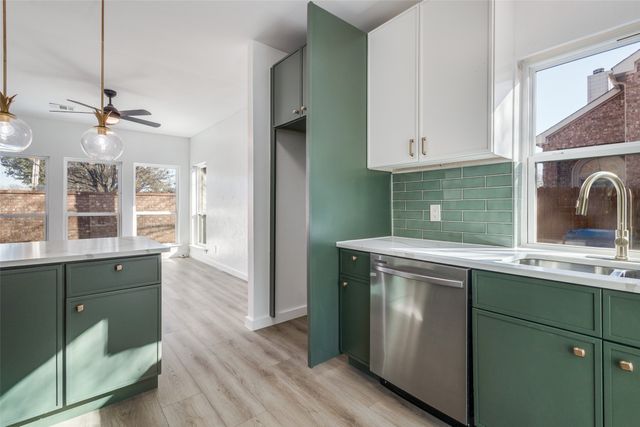 1800 Hyde Park Court, Flower Mound, TX 75028