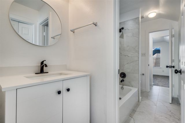 1800 Hyde Park Court, Flower Mound, TX 75028