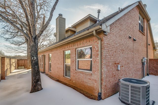 1800 Hyde Park Court, Flower Mound, TX 75028