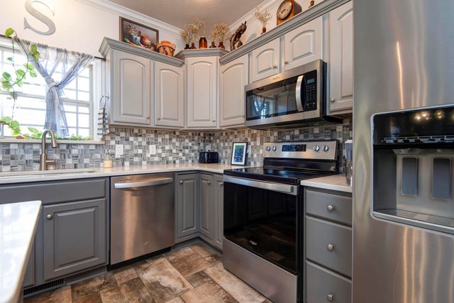 406 S Chestnut Hills Drive, Republic, MO 65738