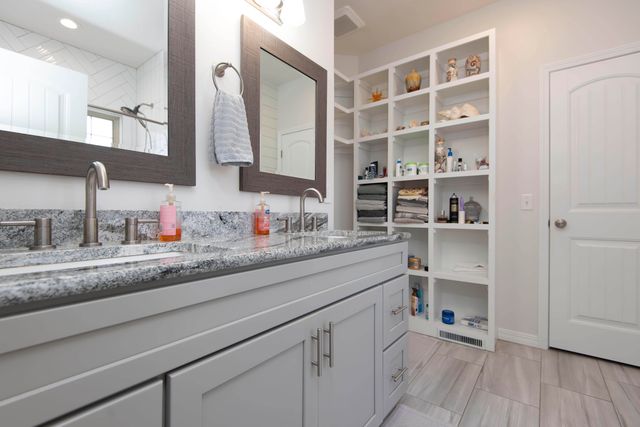 406 S Chestnut Hills Drive, Republic, MO 65738