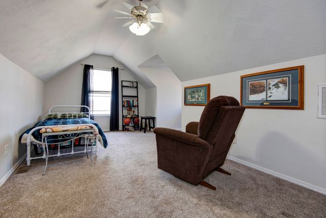 406 S Chestnut Hills Drive, Republic, MO 65738