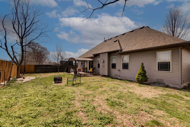 406 S Chestnut Hills Drive, Republic, MO 65738